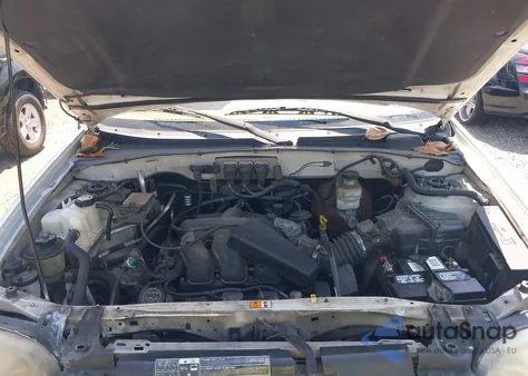 2005 Ford Escape Xlt from USA, damaged, VIN 1FMYU93195KA56736